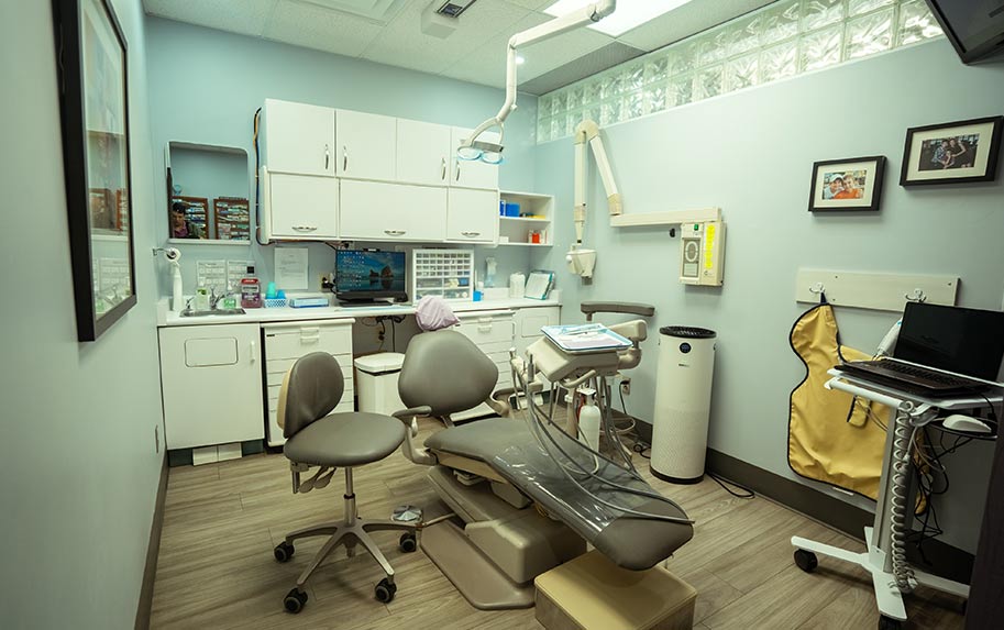 Image of Dentists on Bloor clinic - Dental Clinic Directory