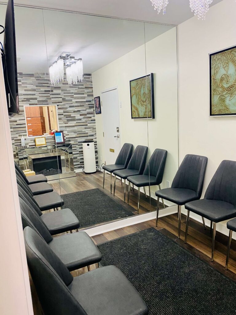 Image of Maxim's Family Dentistry Dr. Kanu priya Dara clinic - Dental Clinic Directory