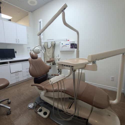 Image of Dr. Hajir Farahmand - Oak Ridges North Dental Clinic clinic - Dental Clinic Directory