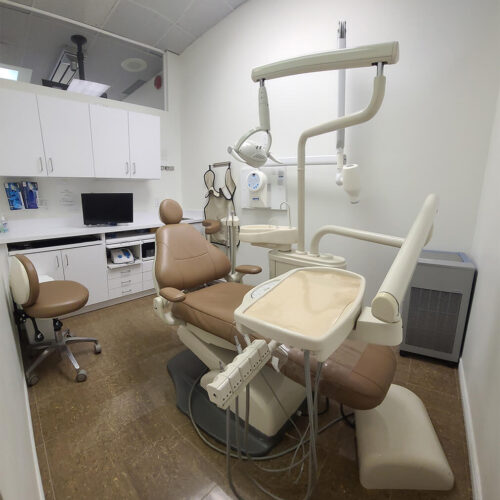 Image of Dr. Hajir Farahmand - Oak Ridges North Dental Clinic clinic - Dental Clinic Directory