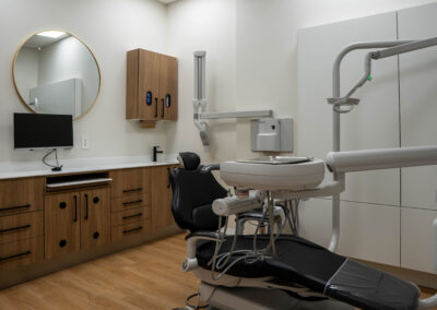 Image of Uptown Oakville Dentistry clinic - Dental Clinic Directory