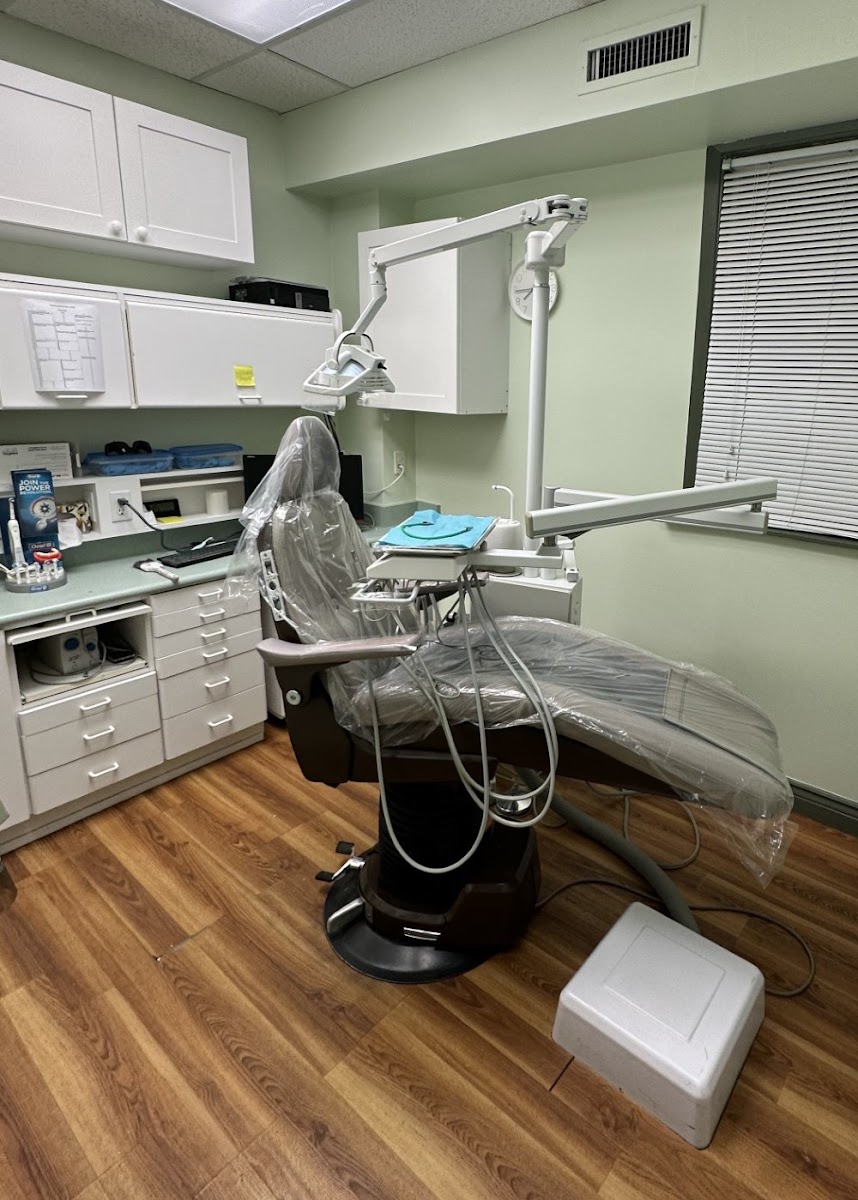 Image of Bloor Lansdowne Dental Centre clinic - Dental Clinic Directory