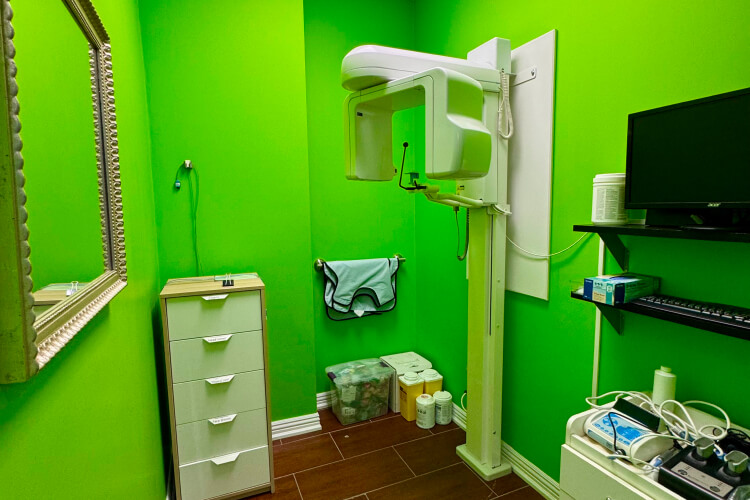 Image of Steeles Weston Family Dental North York clinic - Dental Clinic Directory